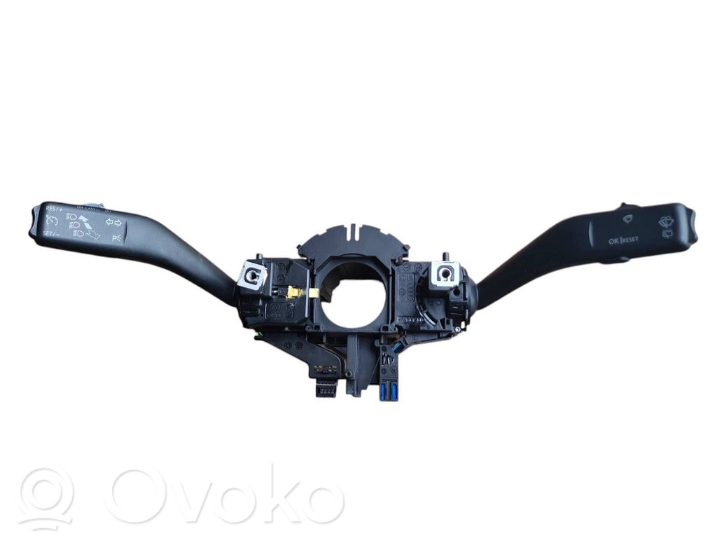 Skoda Octavia Mk2 (1Z) Wiper turn signal indicator stalk/switch 