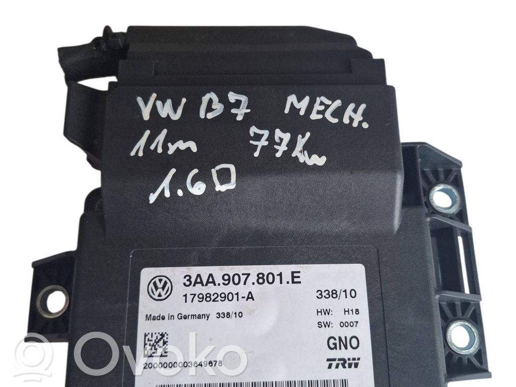 Volkswagen PASSAT B7 Module de commande de frein à main 