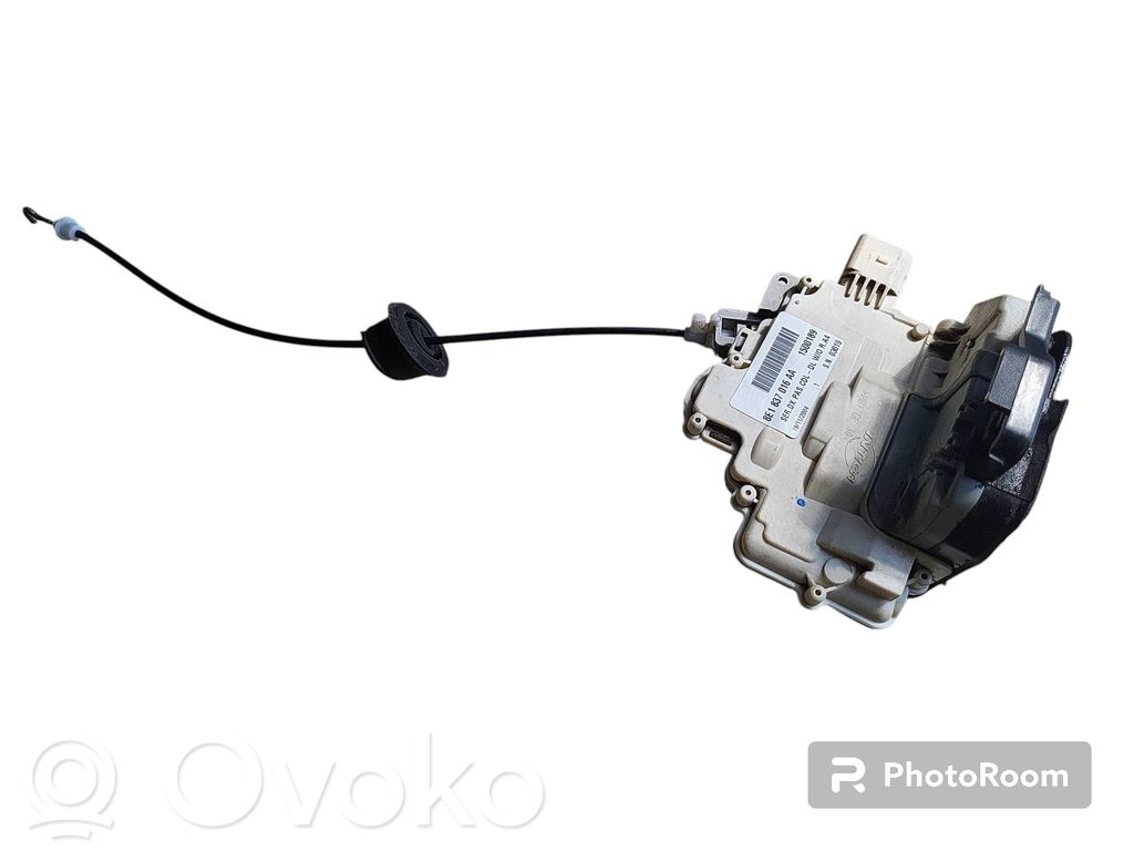 Audi A4 S4 B7 8E 8H Zamek drzwi przednich 