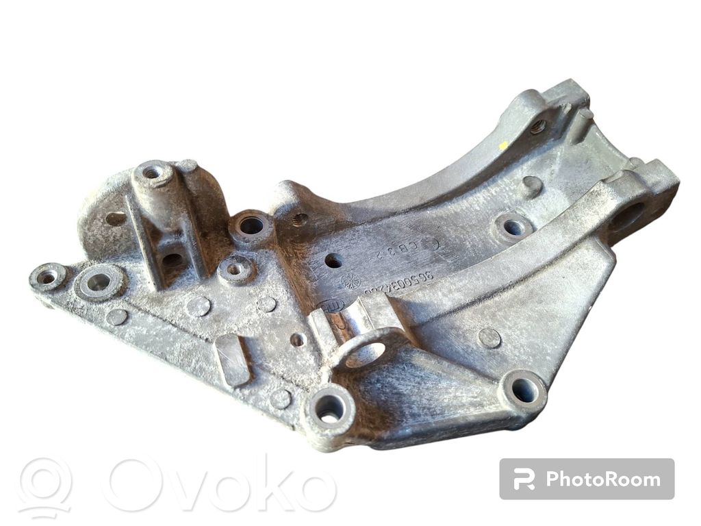 Ford S-MAX Generator/alternator bracket 