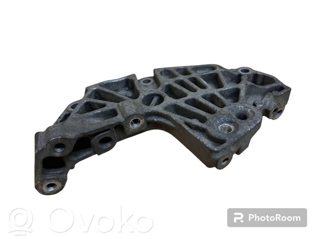 Nissan Primastar Engine mounting bracket 
