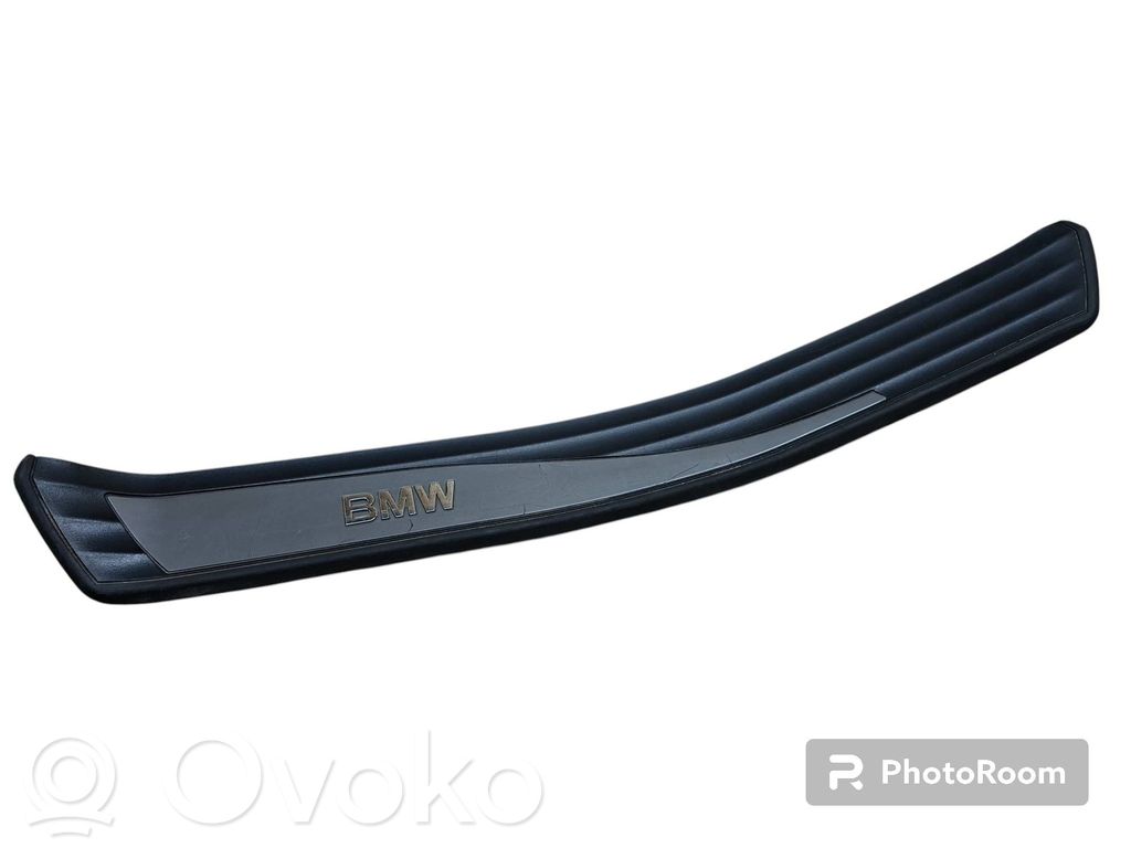BMW 5 E60 E61 Moldura protectora del borde trasero 