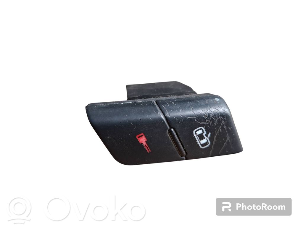 Central locking switch button   8E1962107