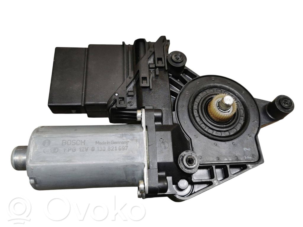 Volkswagen PASSAT B5.5 Silniczek podnoszenia szyby drzwi tylnych 
