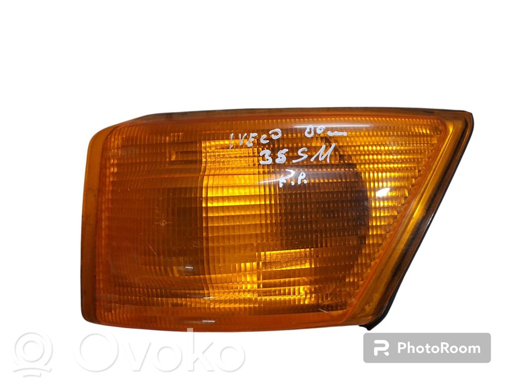 Iveco Daily 30.8 - 9 Front indicator light 