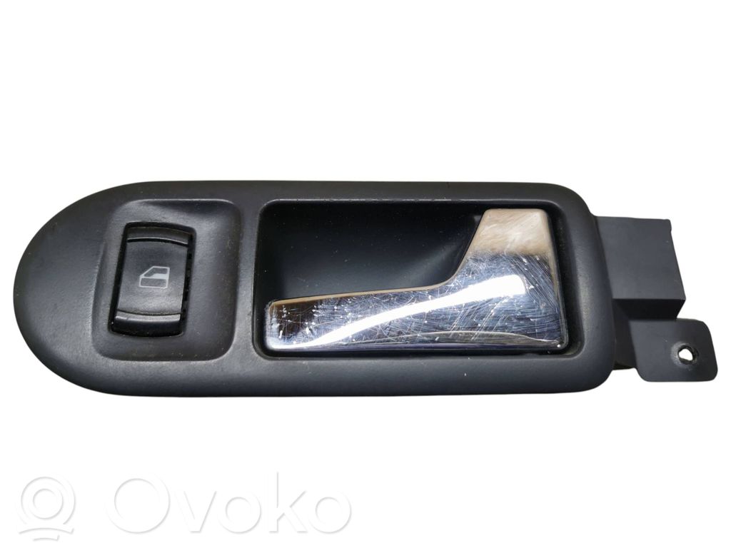 Volkswagen PASSAT B5.5 Front door interior handle 
