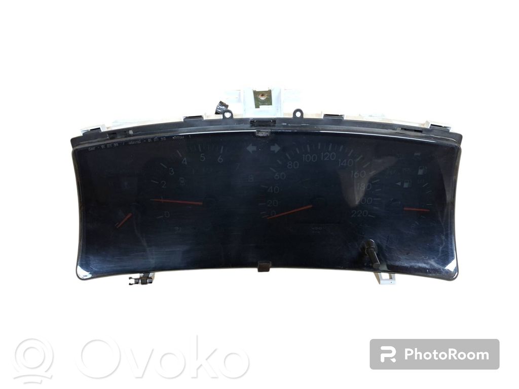Toyota Corolla E120 E130 Nopeusmittari (mittaristo) 