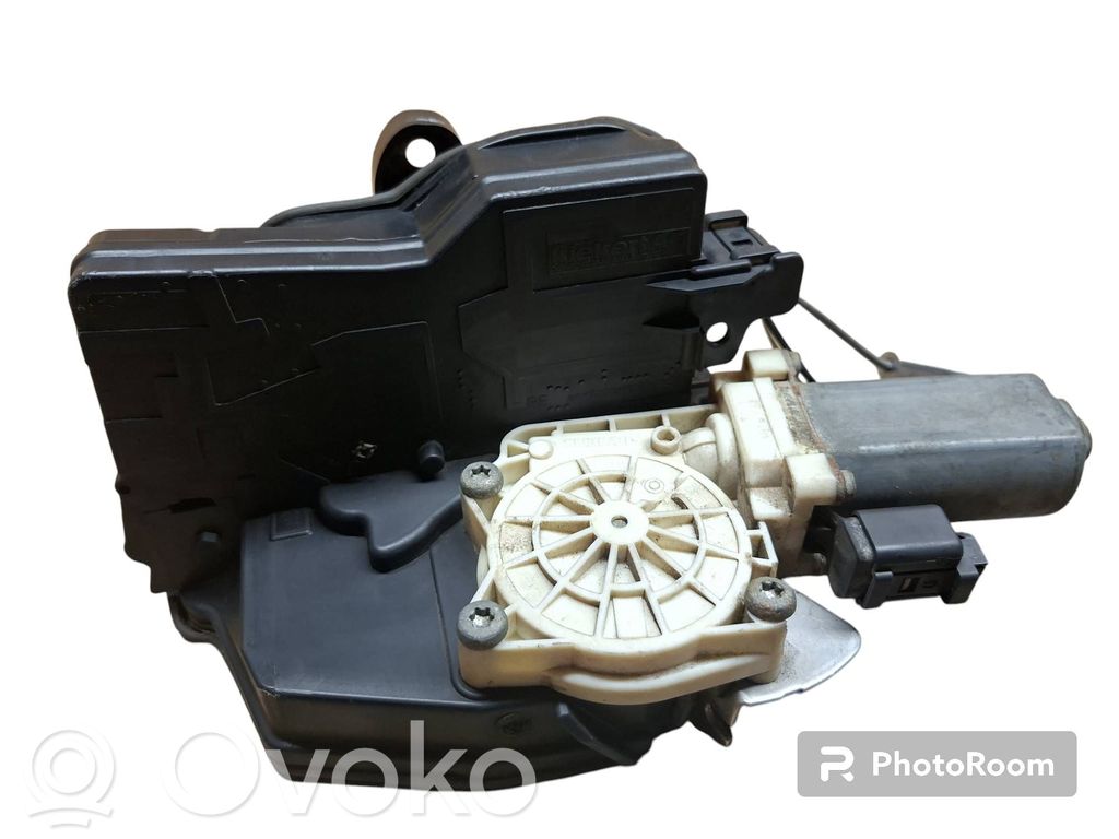 BMW 7 E65 E66 Priekinė durų spyna 