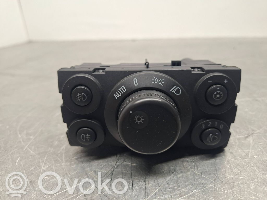 Opel Astra H Light switch 