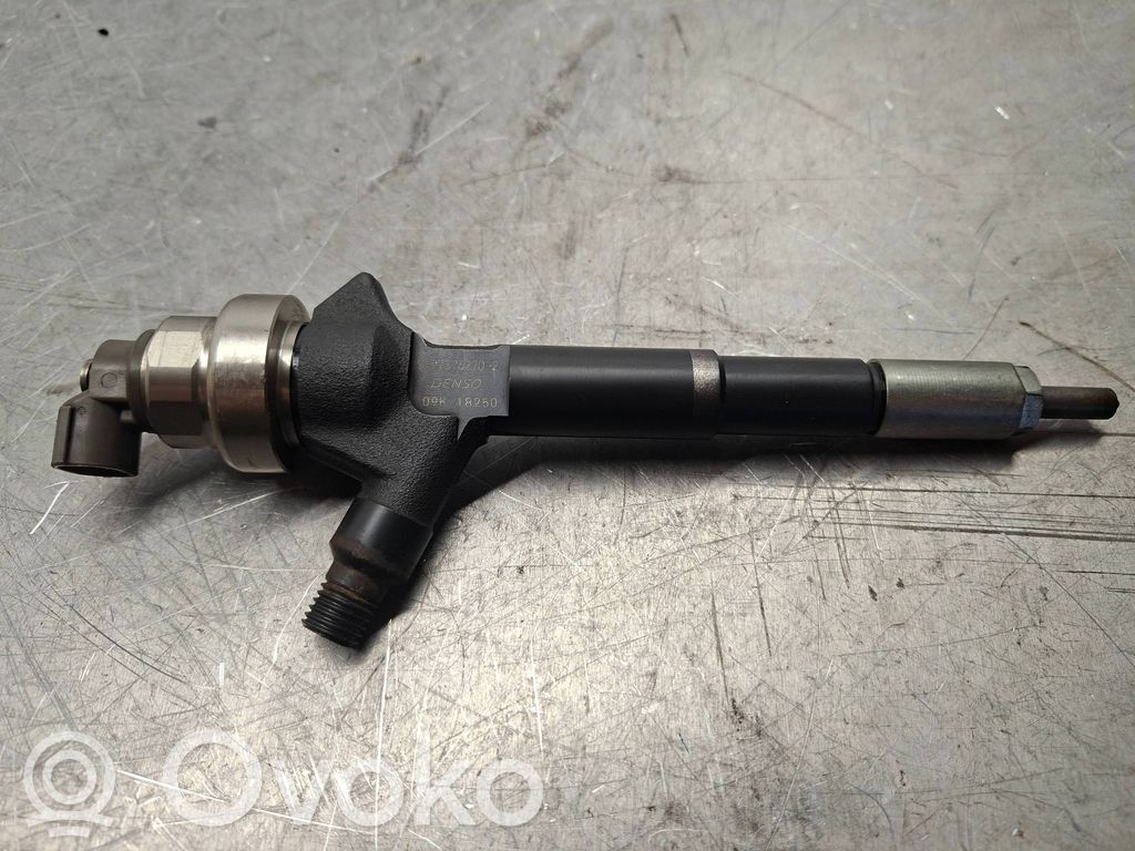 Opel Astra H Inyector de combustible 
