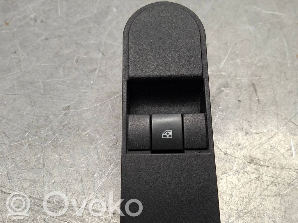 Opel Astra H Interruptor del elevalunas eléctrico 