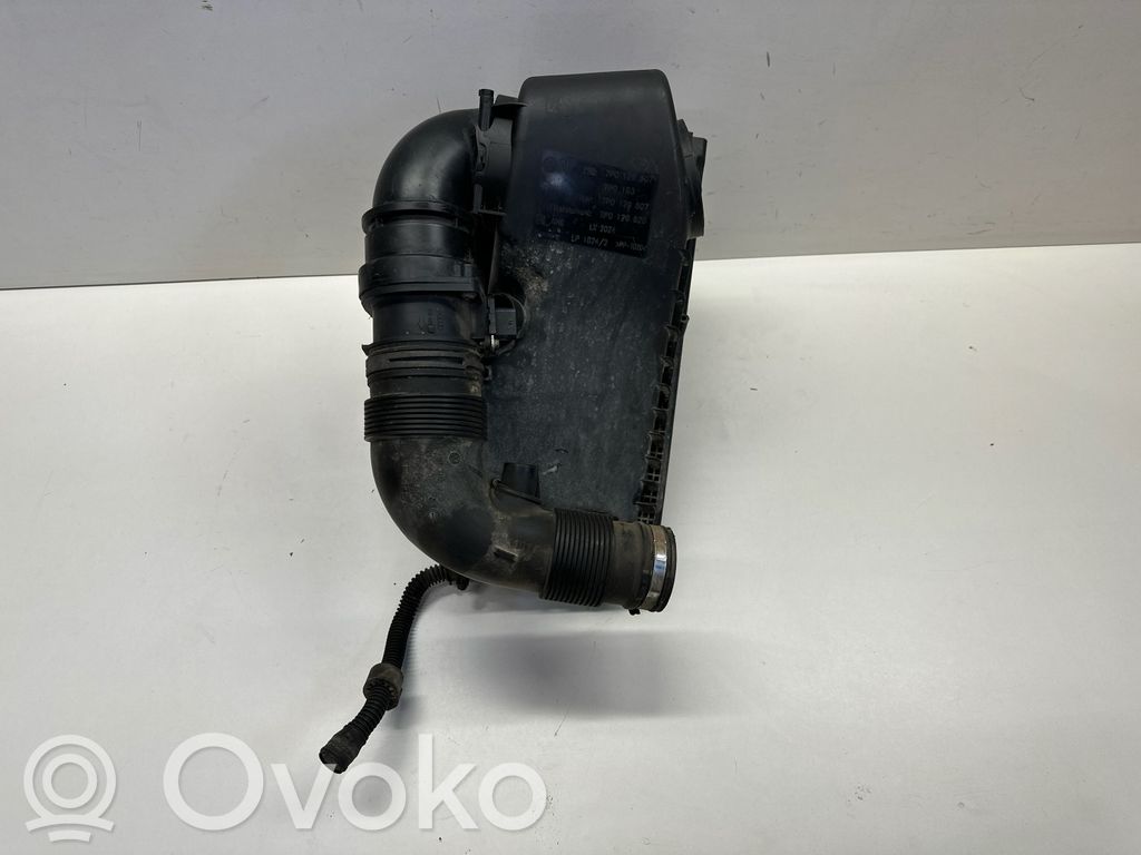 Volkswagen Touareg II Obudowa filtra powietrza 