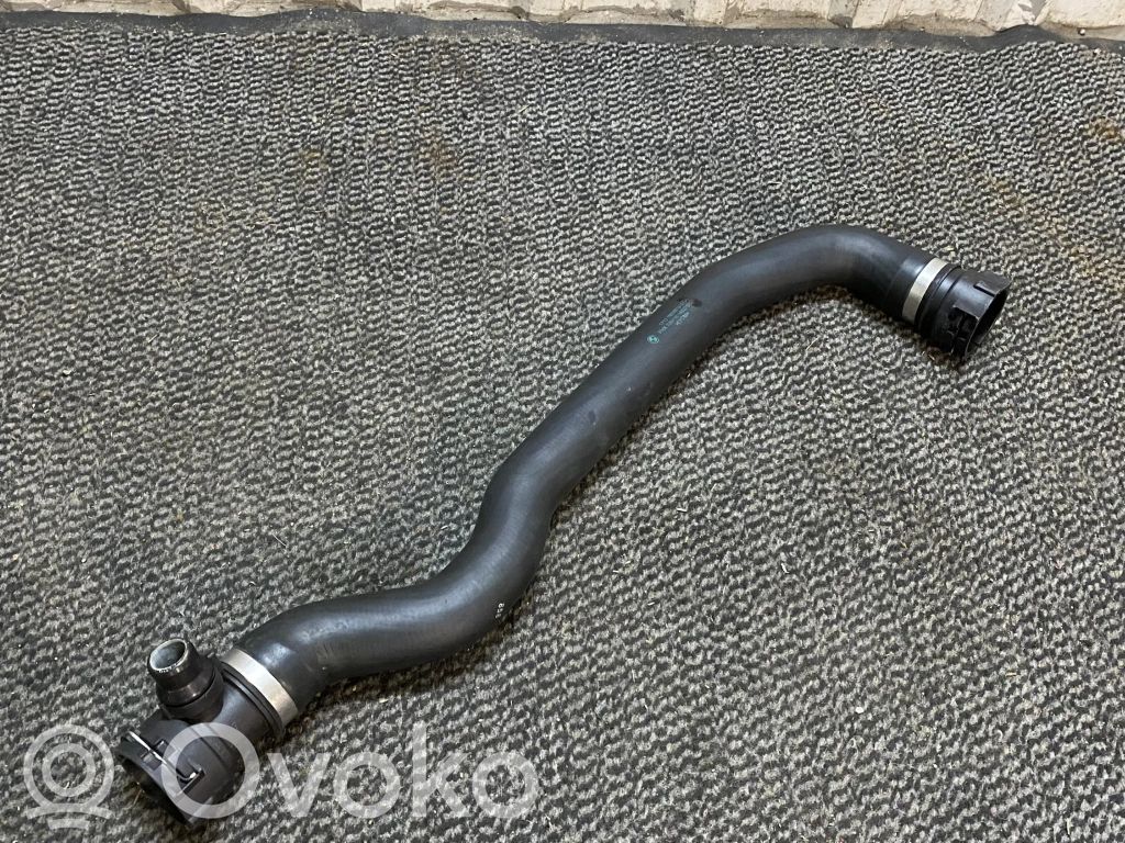 BMW 5 F10 F11 Tubo flessibile del liquido di raffreddamento del motore 