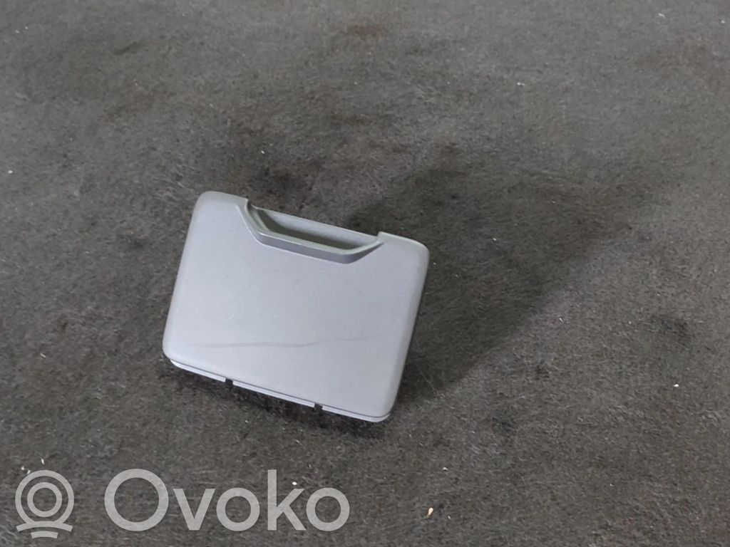 Volvo S60 Popielniczka deski rozdzielczej 