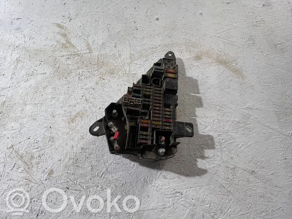 BMW 5 E60 E61 Fuse module 