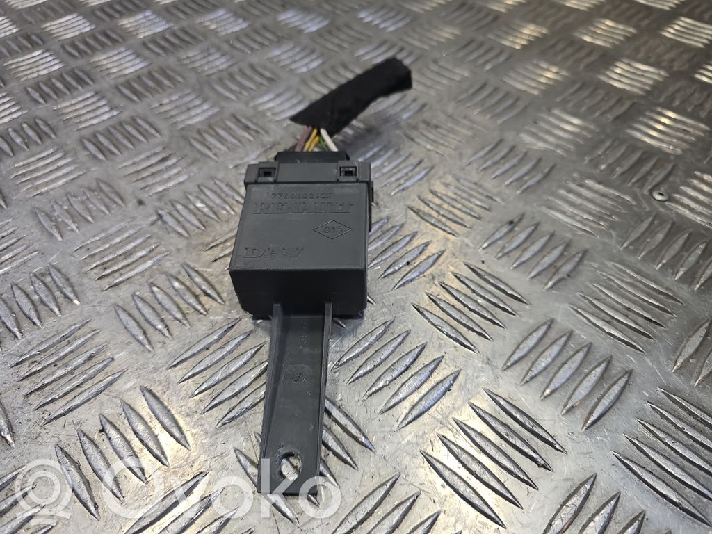 Opel Vivaro Door control unit/module 