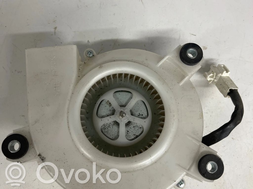 Mitsubishi Carisma Mazā radiatora ventilators 