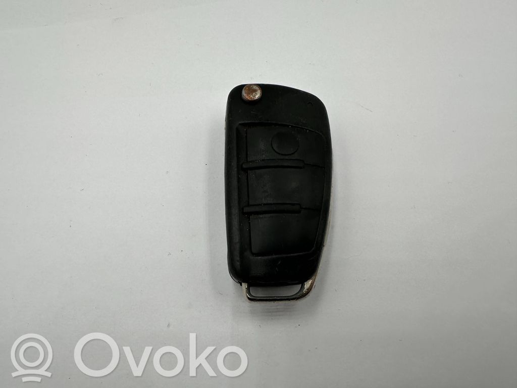Audi A1 Ignition key/card 
