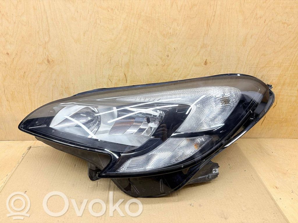 Opel Corsa E Priekšējais lukturis 