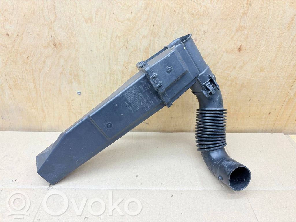 Peugeot 208 I Intake resonator 