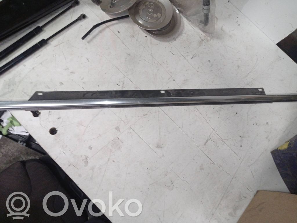 Audi Q7 4L Ornament geam ușă spate 
