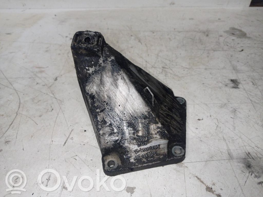 Engine mounting bracket   4B0199307C,543130EP5