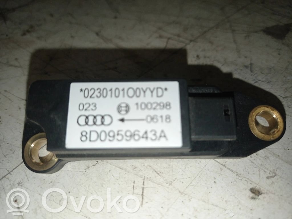 Audi A4 S4 B5 8D Airbagsensor Crashsensor Drucksensor 