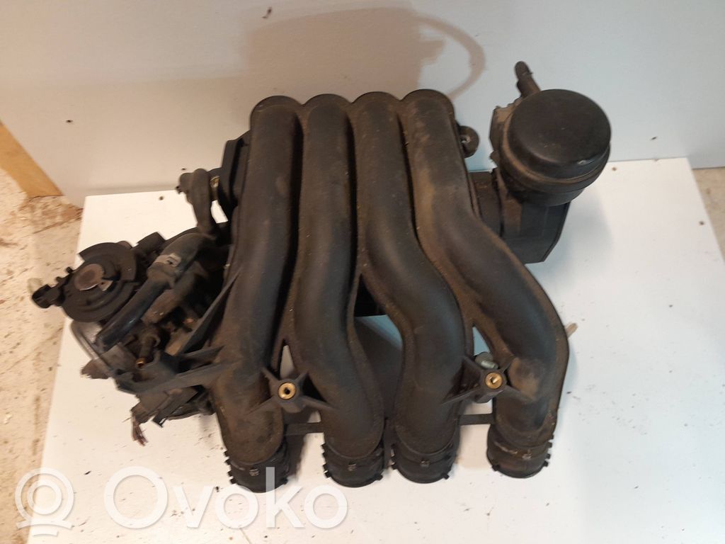 Volkswagen PASSAT B5 Kolektorius įsiurbimo 