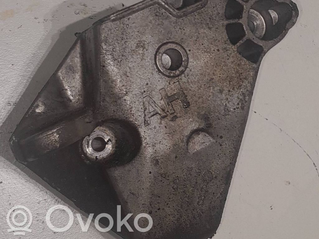 Volkswagen Golf IV Łapa / Mocowanie silnika 