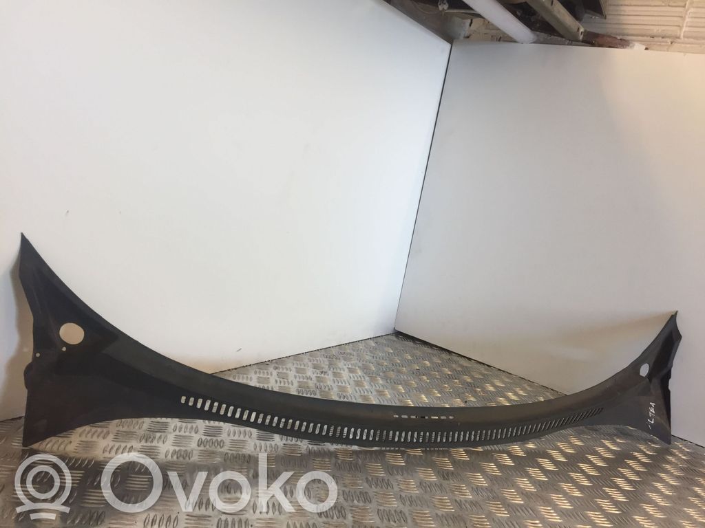 Windshield trim   1632