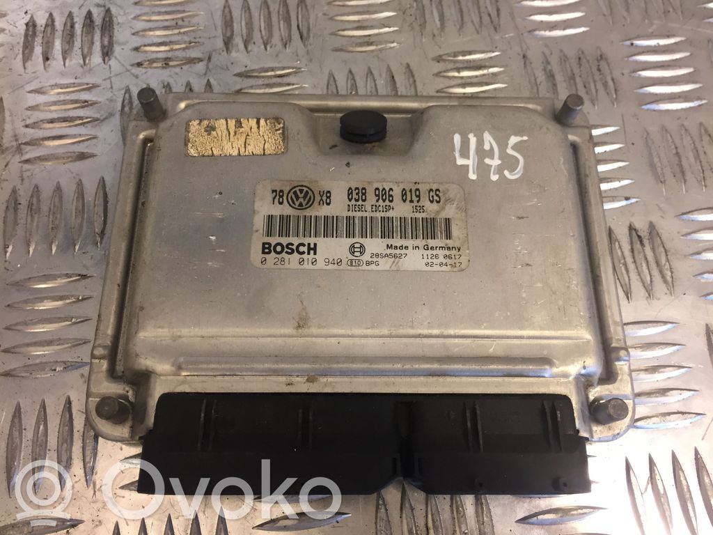 Volkswagen PASSAT B5.5 Variklio valdymo blokas 