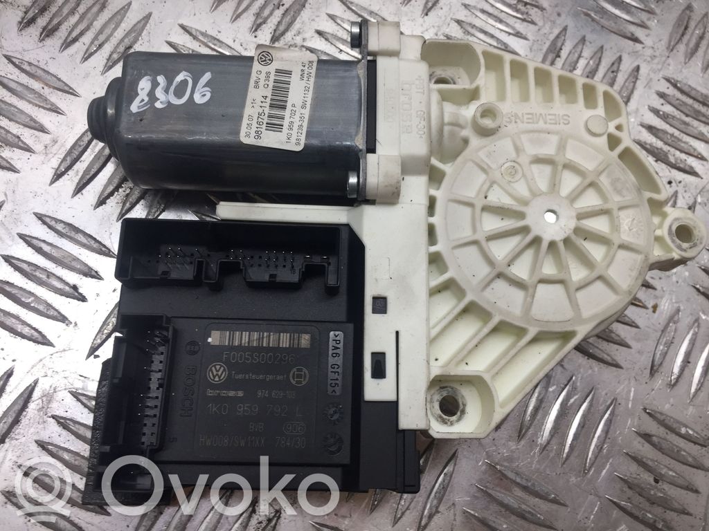 Volkswagen PASSAT B6 Front door window regulator motor 