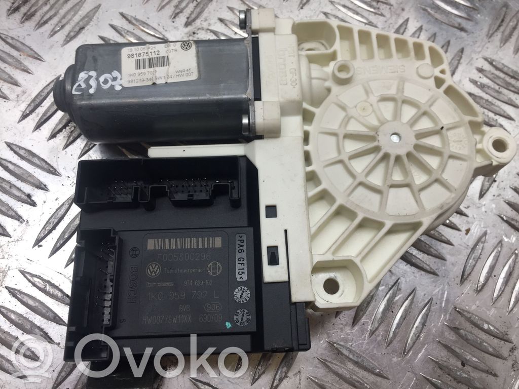 Volkswagen PASSAT B6 Priekinio lango pakelėjo varikliukas 