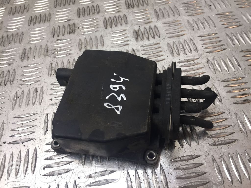 Volkswagen PASSAT B6 Valve vacuum 