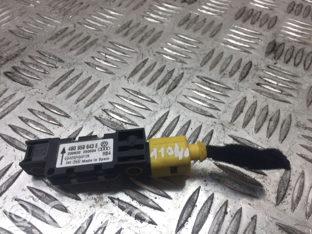 Audi A3 S3 8P Airbag deployment crash/impact sensor 