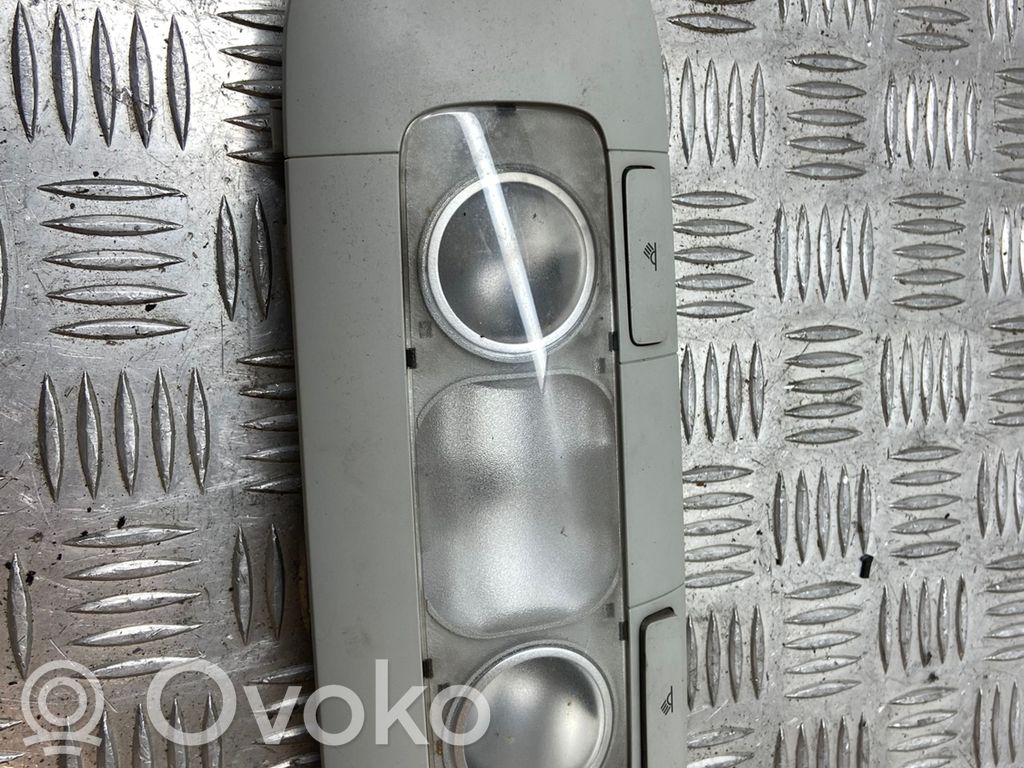 Volkswagen Golf V Luz del asiento trasero 