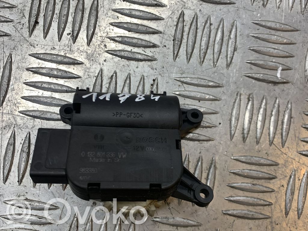 Audi A4 S4 B6 8E 8H Motorino attuatore aria 