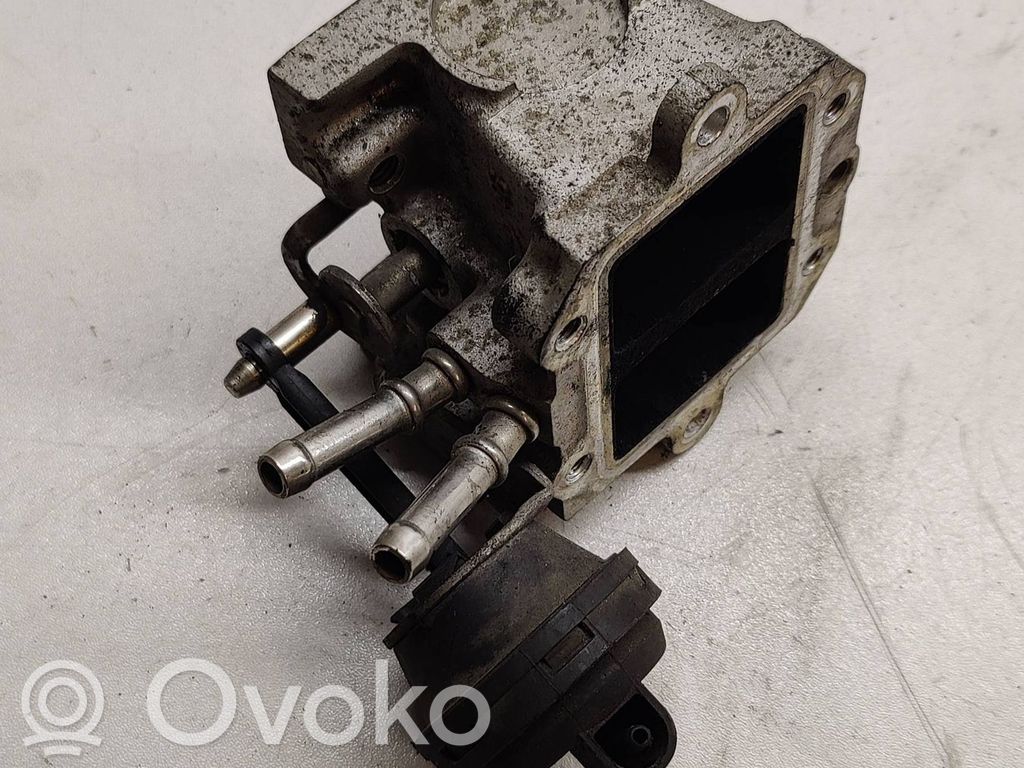 Volkswagen PASSAT B6 Refrigerador de la válvula EGR 