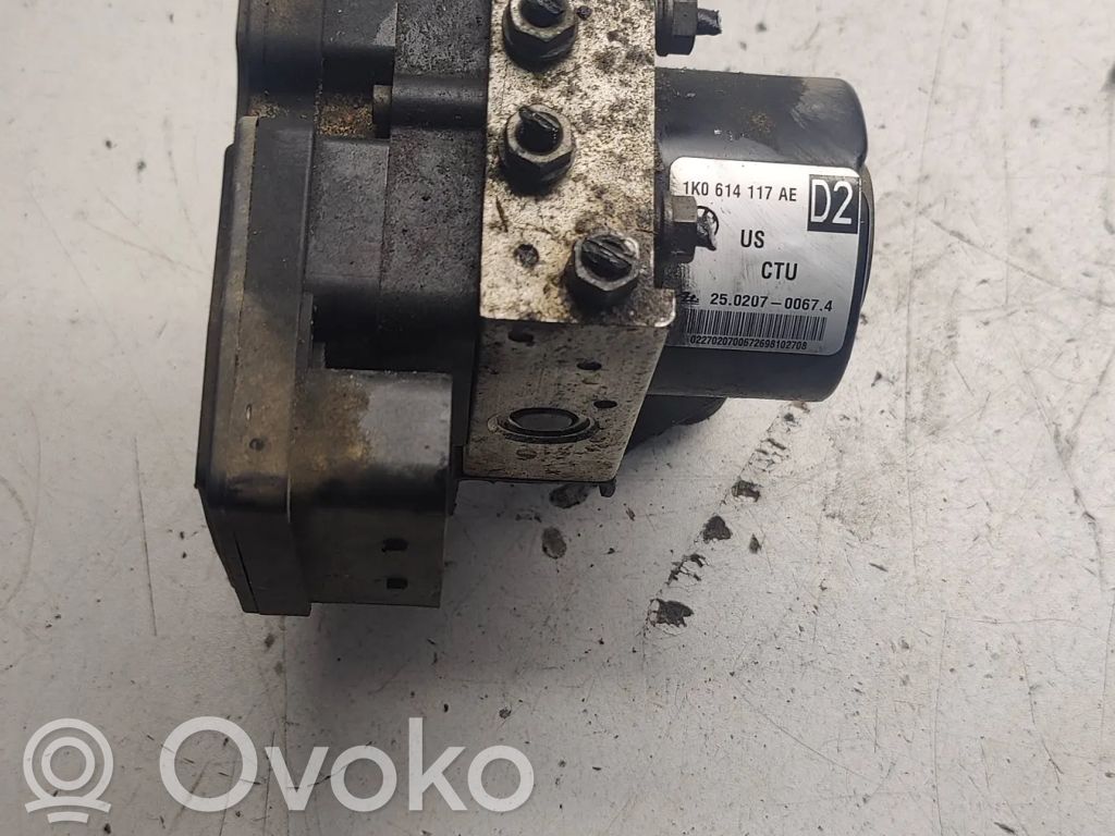 Volkswagen Golf V Bomba de ABS 