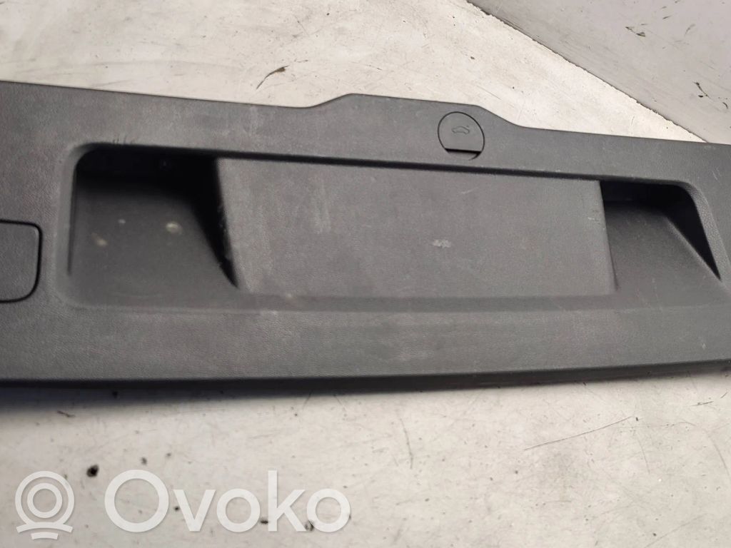 Volkswagen Jetta VI Dolny panel schowka koła zapasowego 