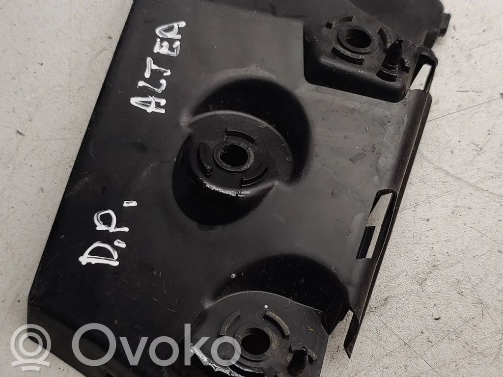 Front bumper mounting bracket   5P0807184A