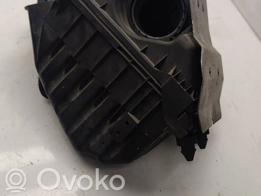 Audi A4 S4 B7 8E 8H Obudowa filtra powietrza 