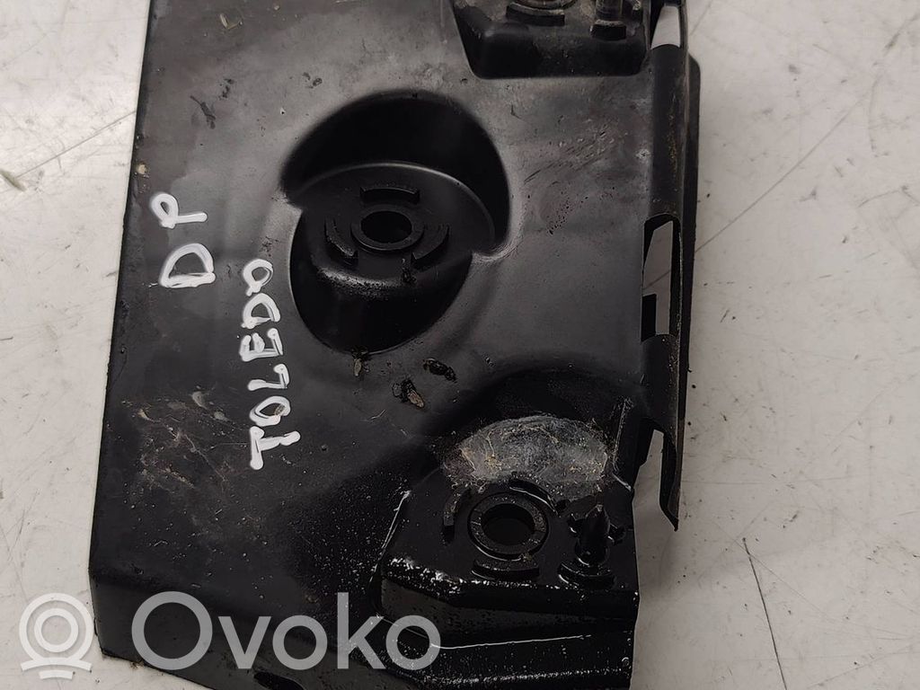Seat Toledo III (5P) Front bumper mounting bracket 