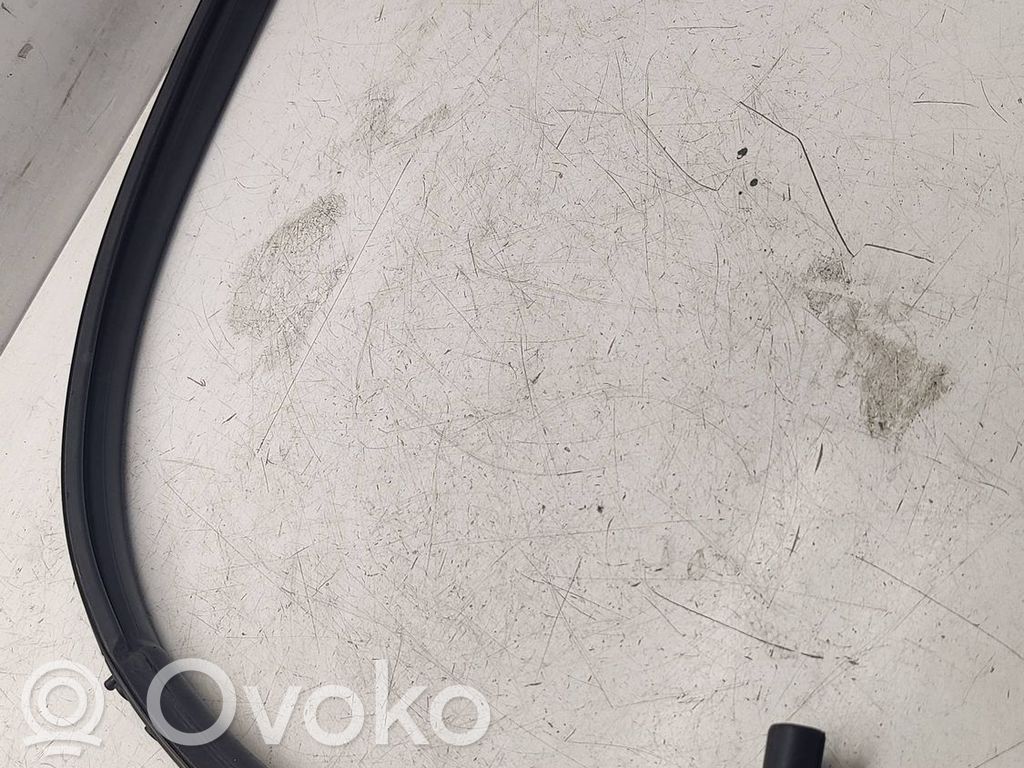 Volkswagen PASSAT CC Takaoven kumitiiviste (kiinni korissa) 