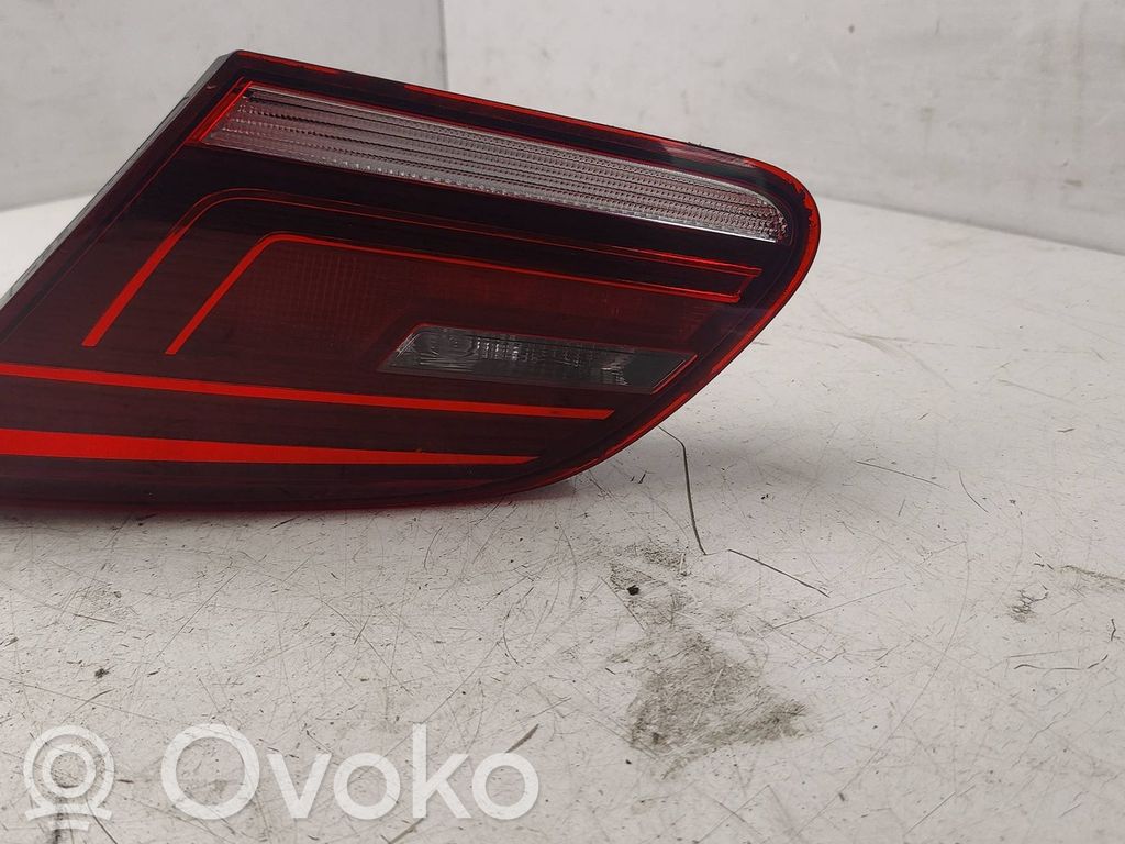 Volkswagen PASSAT CC Lampy tylnej klapy bagażnika 