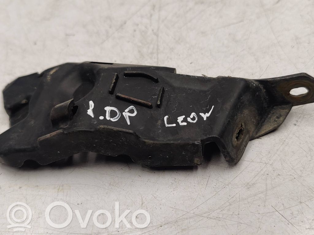 Seat Leon (1P) Front bumper mounting bracket 