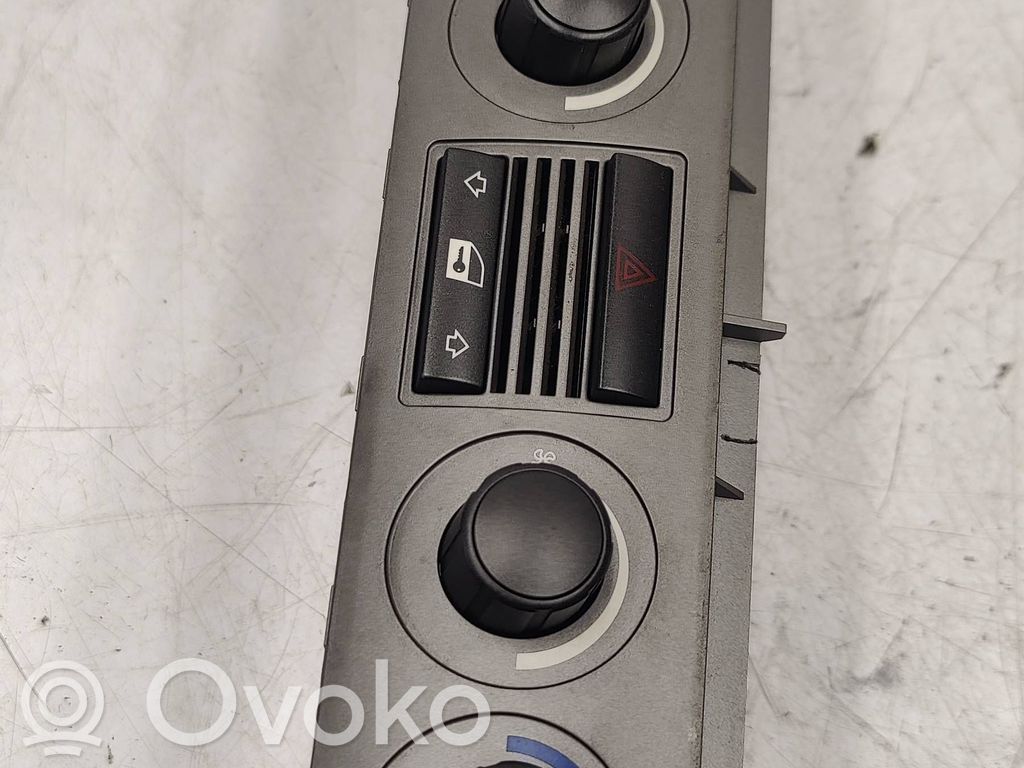 Climate control unit   6942979