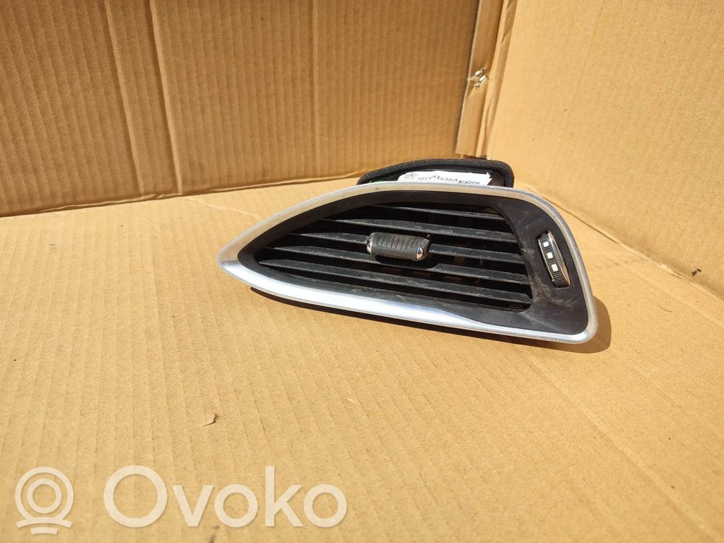 Boczna kratka nawiewu deski rozdzielczej   6EC041X9AA,3354264,051816