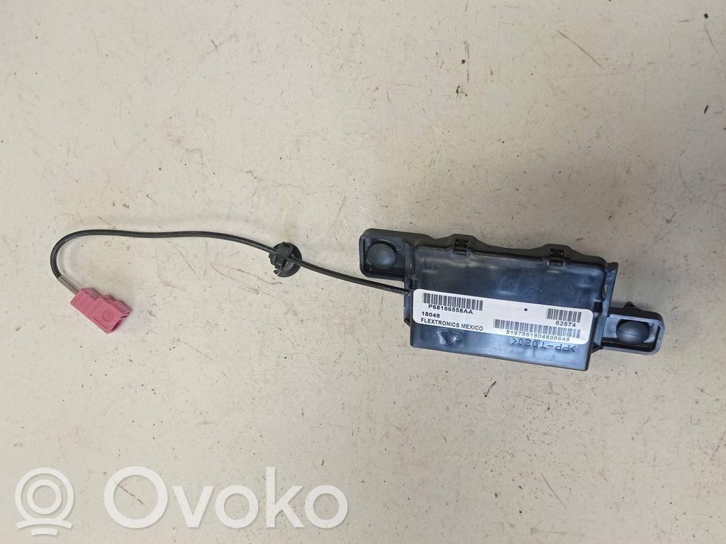 Chrysler Pacifica Aerial antenna amplifier 