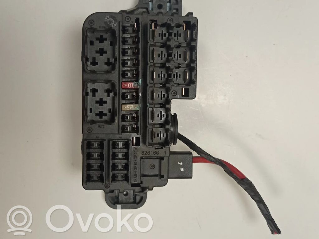 Opel Mokka X Fuse module 
